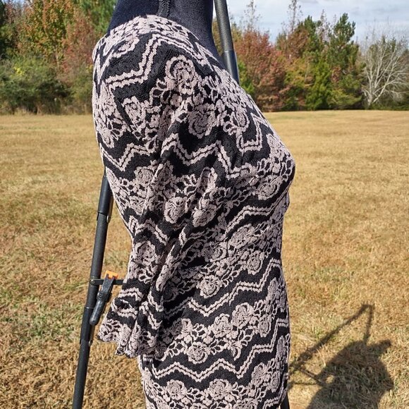 Chris McLaughlin Black & Taupe Lace Dress, Lined, Size 6. - Picture 4 of 8